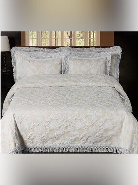 La Rochelle Susie Park Classic Cream Embroidered Bedspread